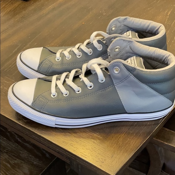 Men’s grey leather converse sneakers